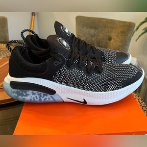 Nike Joyride Run